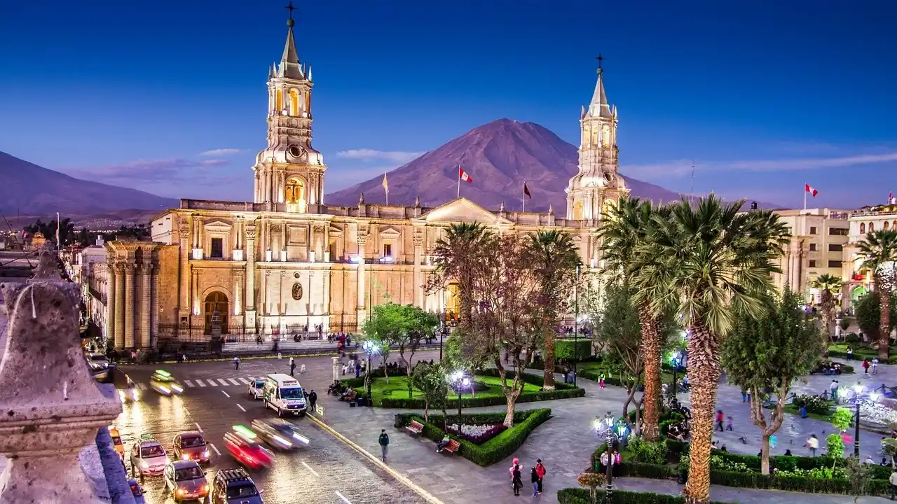 Descubre Arequipa, la ciudad blanca de Peru en 1 dia_11zon